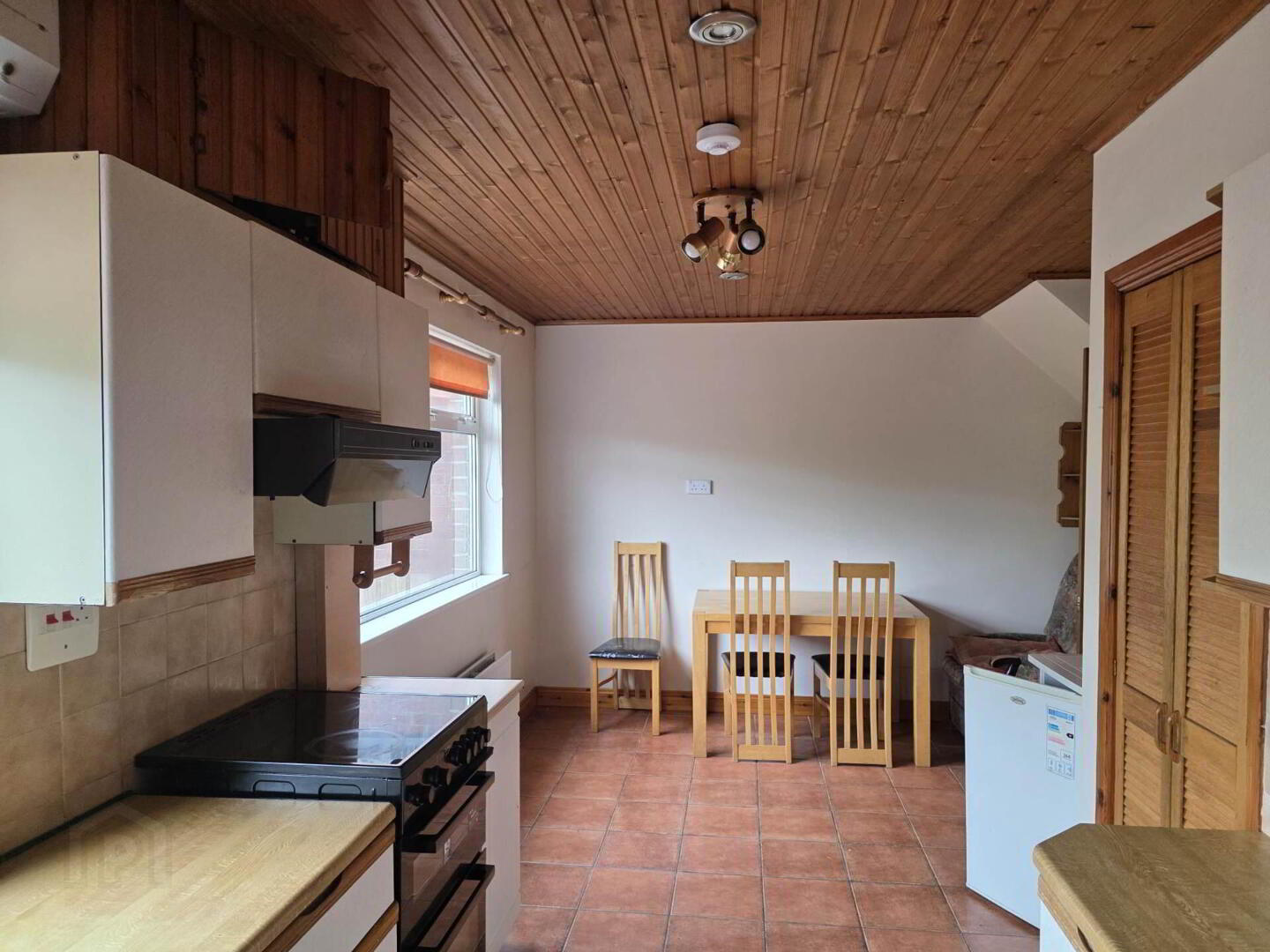 16 Dalton Road 5 of 11