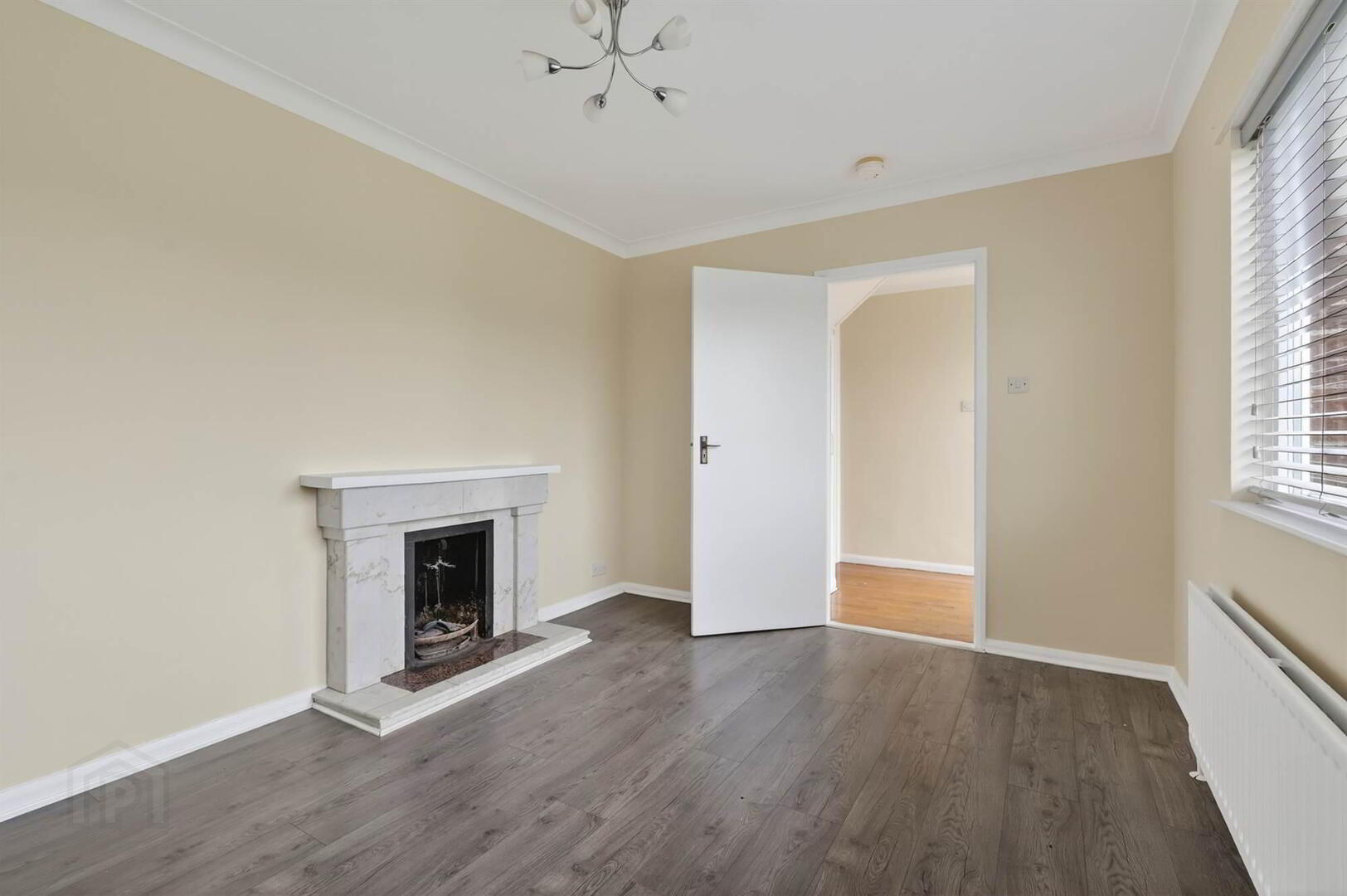 39 Quarterlands Road 5 of 22