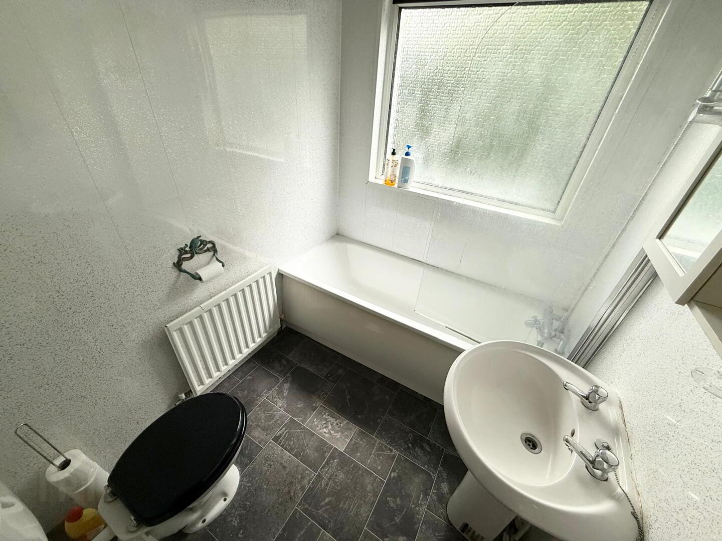 Flat A, 156 Newtownards Road 6 of 6