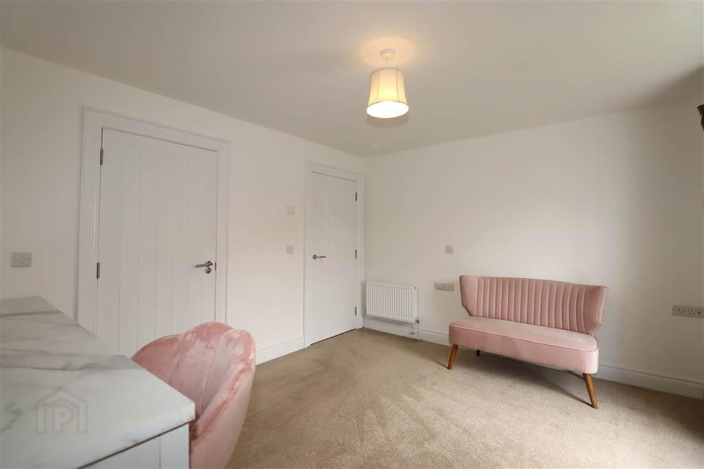 4, 15 Ballantine Square 10 of 21