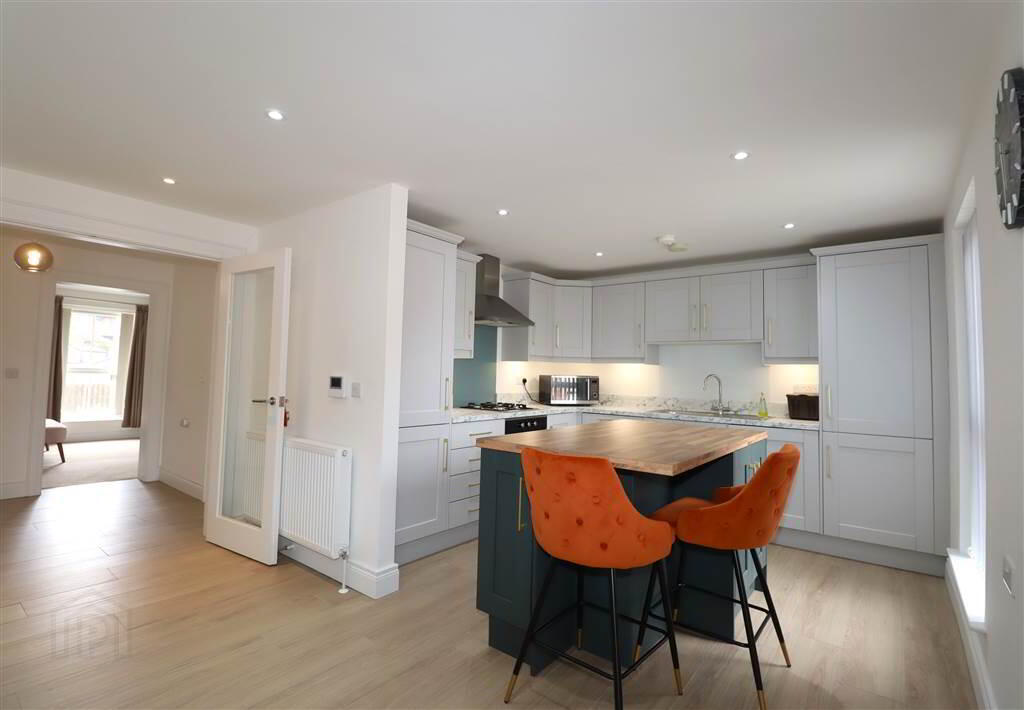 4, 15 Ballantine Square 6 of 21