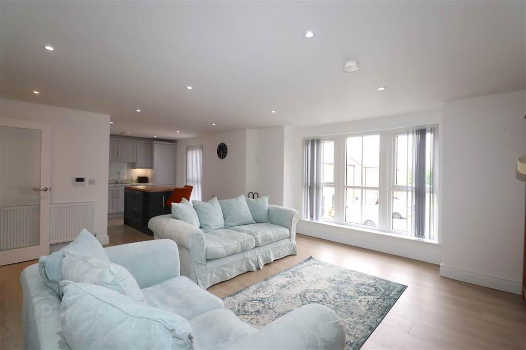 4, 15 Ballantine Square 3 of 21