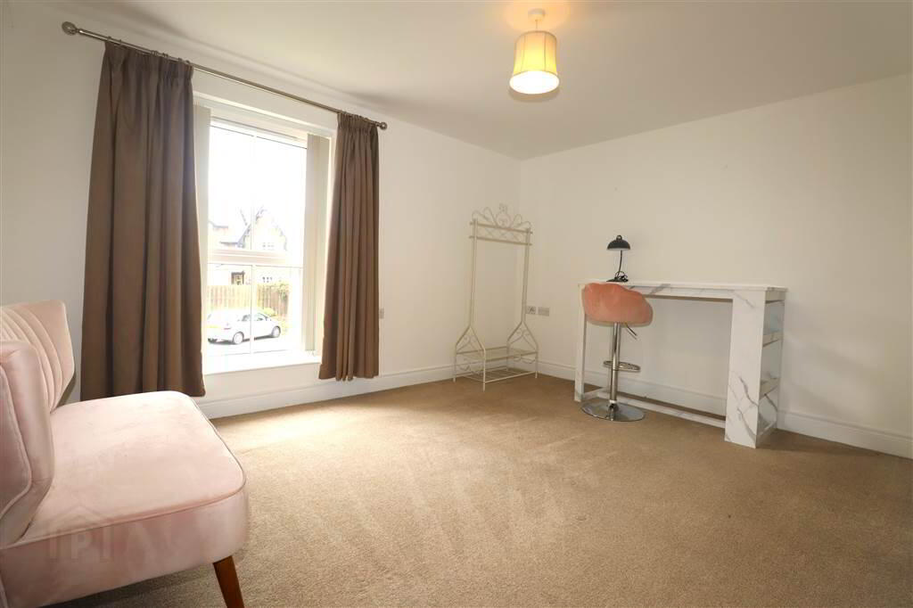 4, 15 Ballantine Square 9 of 21
