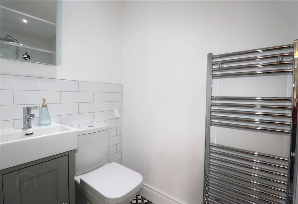 4, 15 Ballantine Square 13 of 21