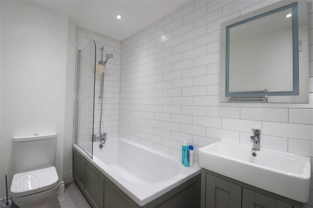 4, 15 Ballantine Square 17 of 21