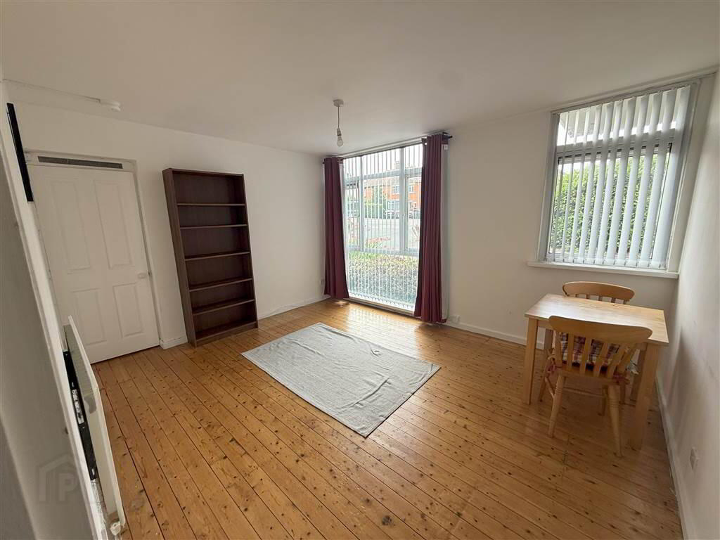 222b Upper Lisburn Road 2 of 6