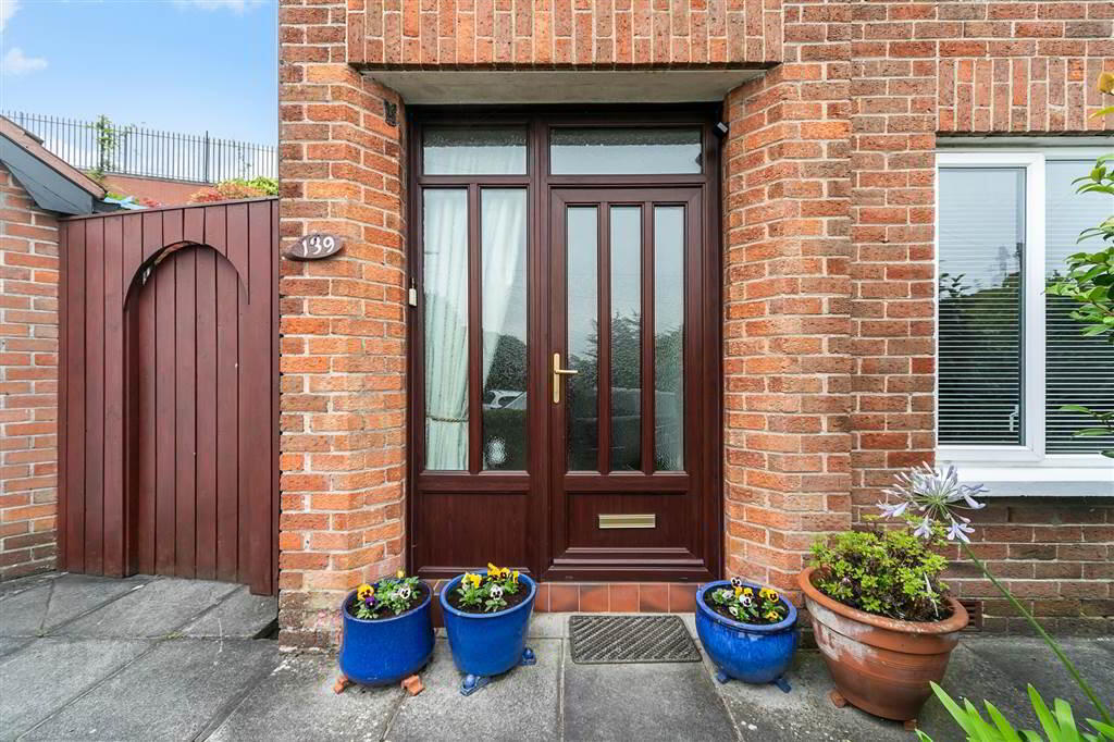 139 Knockbreda Park 2 of 33