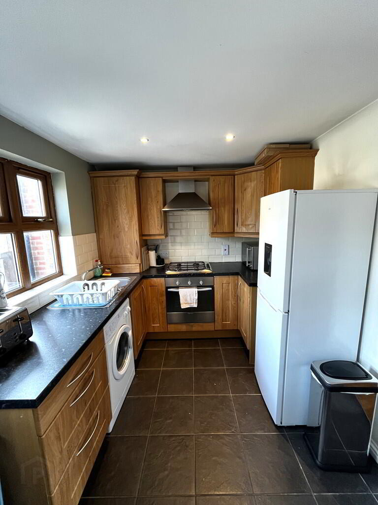 22b Wynford Street 4 of 8