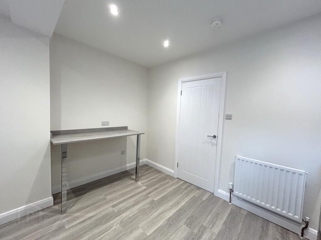 7 Heatherbell Street 4 of 8