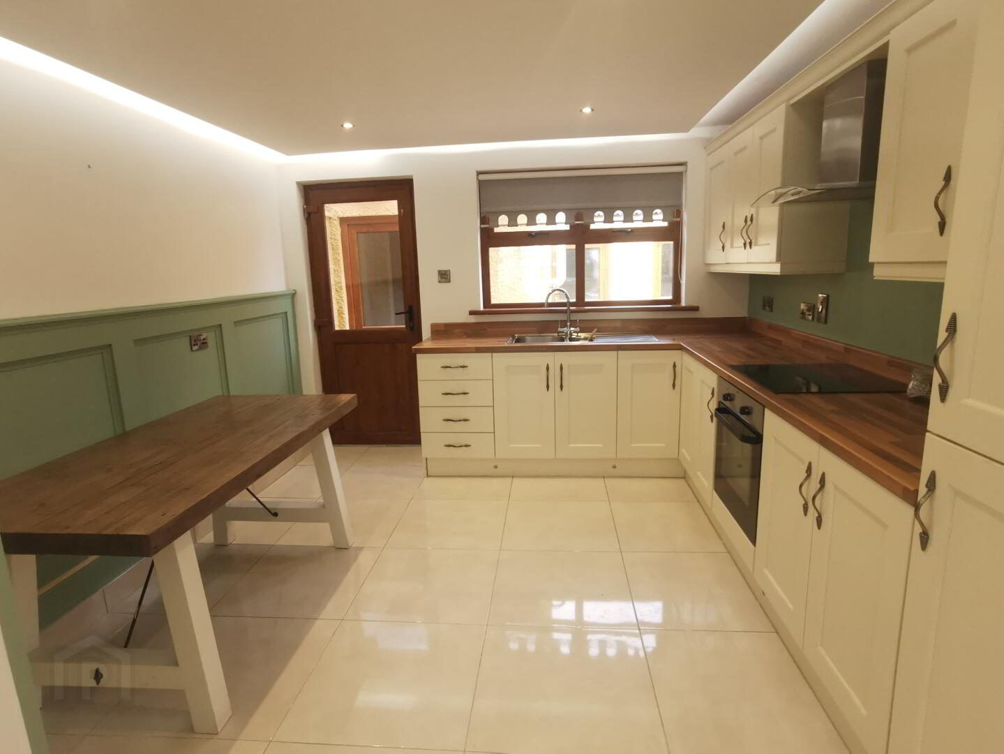 13 Altinure Cottages 4 of 12