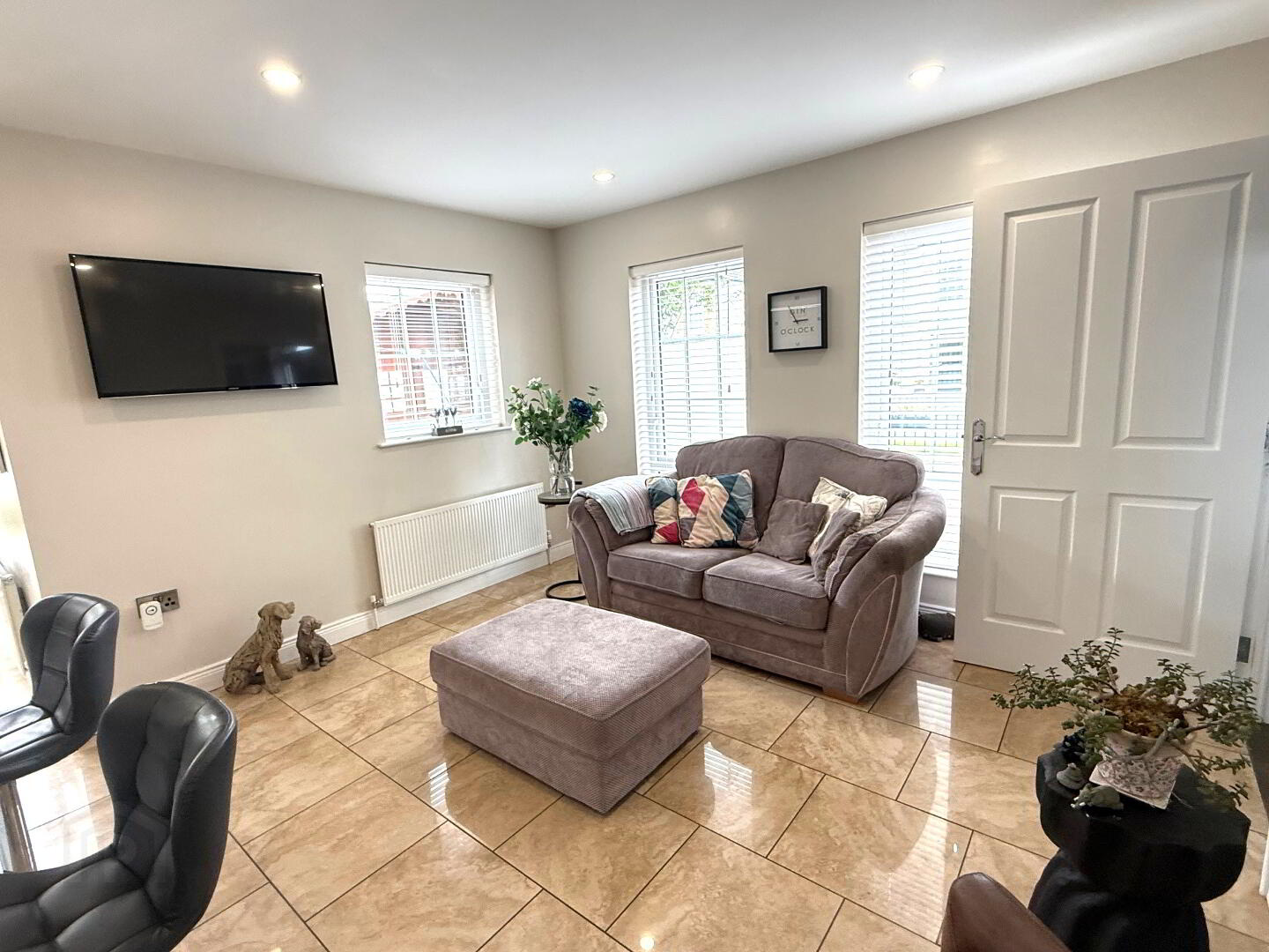 32 Abbeyfields 22 of 44