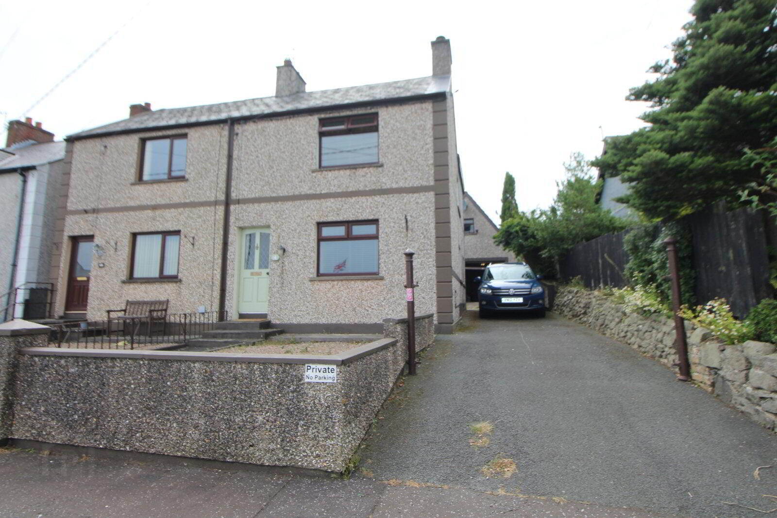 4 Hillhead Road 1 of 13