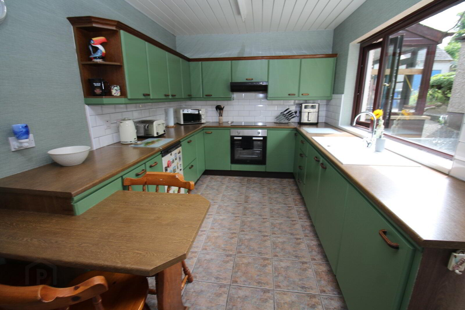 4 Hillhead Road 4 of 13