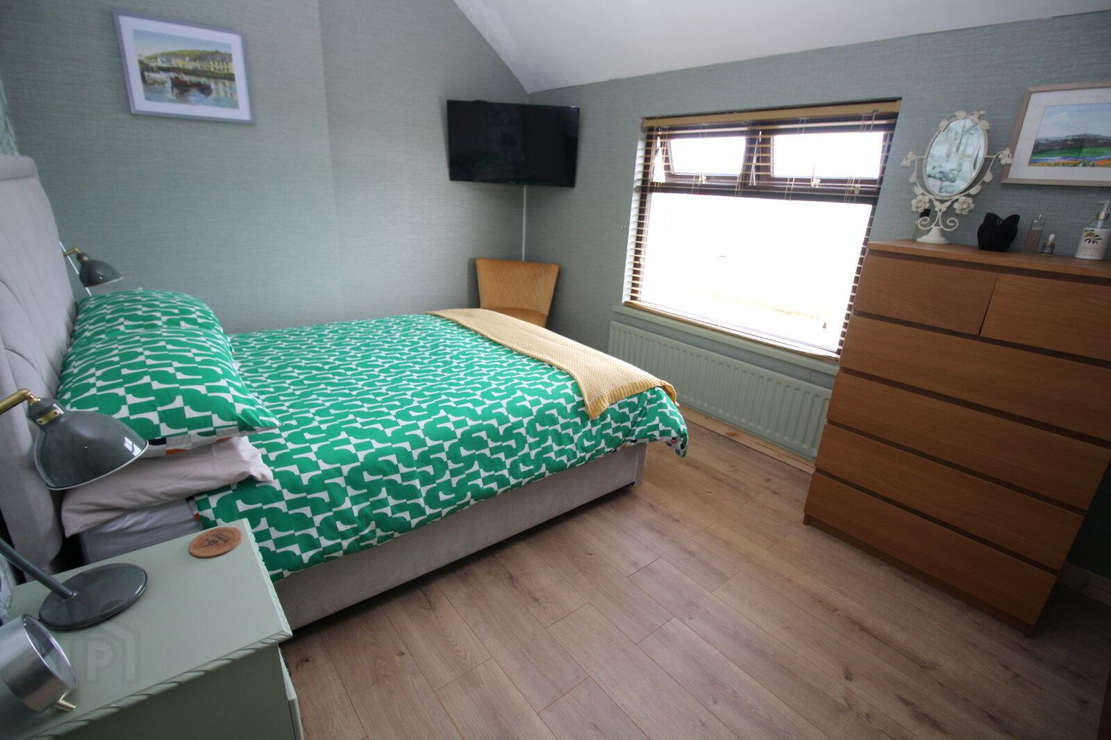 4 Hillhead Road 5 of 13