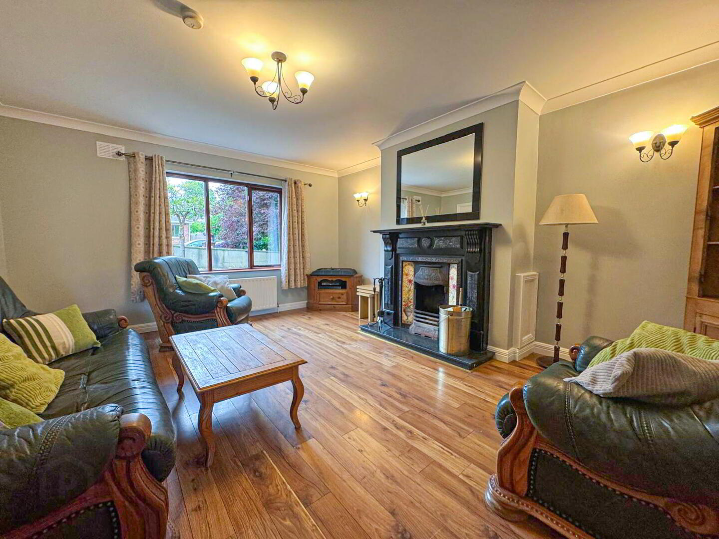 53 Ashbury Lawns 3 of 18