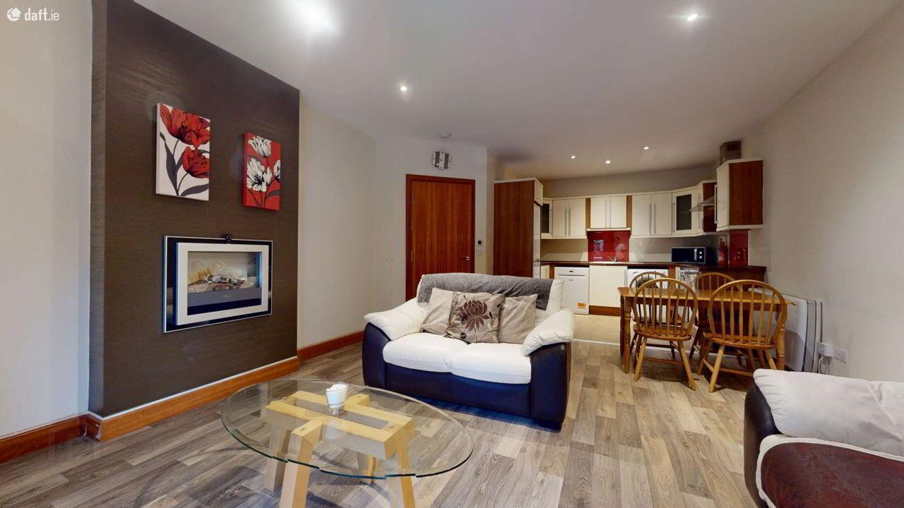 Apartment 4 Russell Court 4 of 20