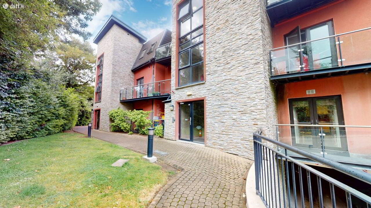 Apartment 4 Russell Court 2 of 20