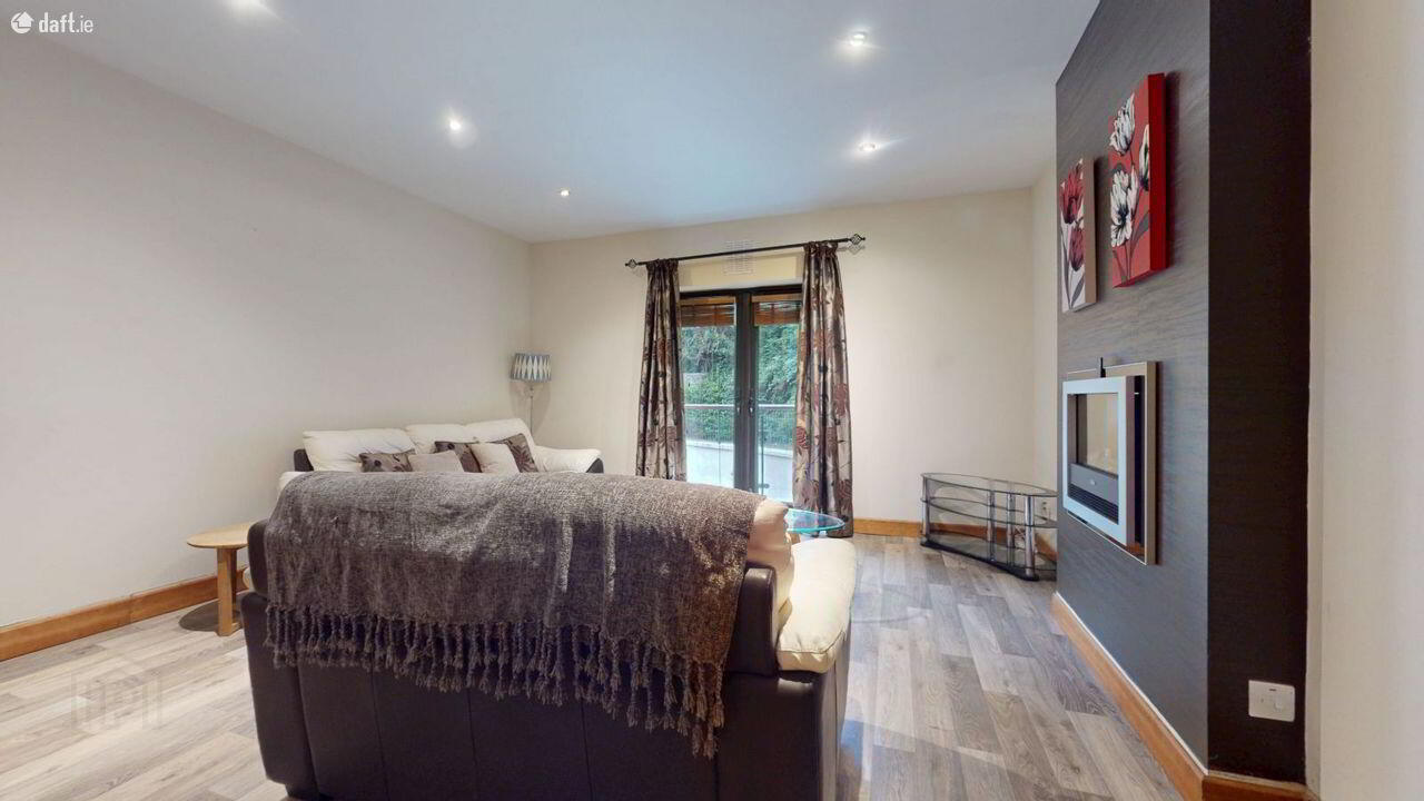 Apartment 4 Russell Court 6 of 20