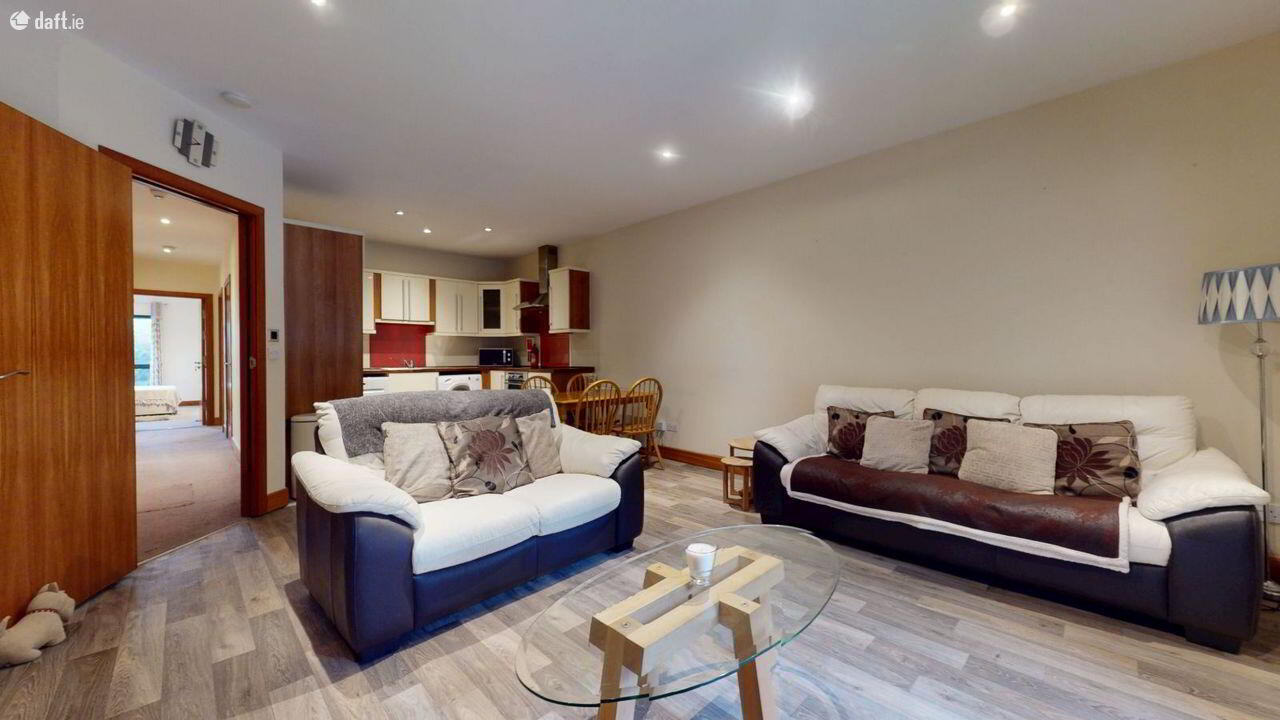 Apartment 4 Russell Court 5 of 20