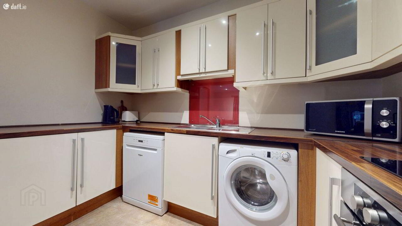 Apartment 4 Russell Court 11 of 20