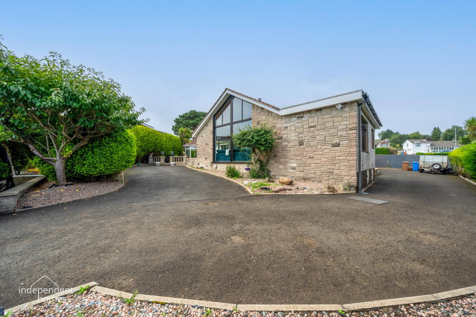 26 Duneira Park 1 of 14