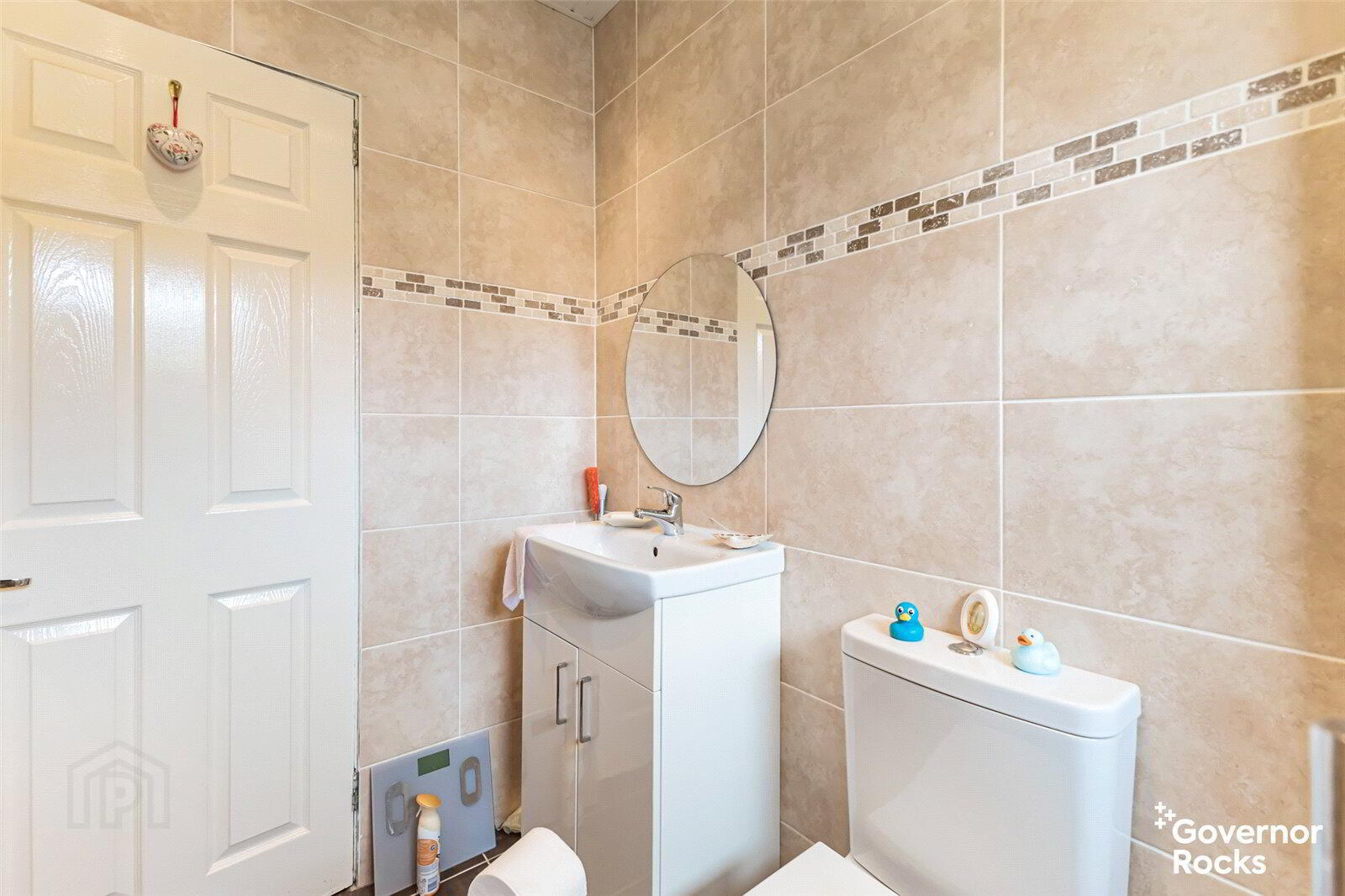 19 Springwell Gardens 15 of 24