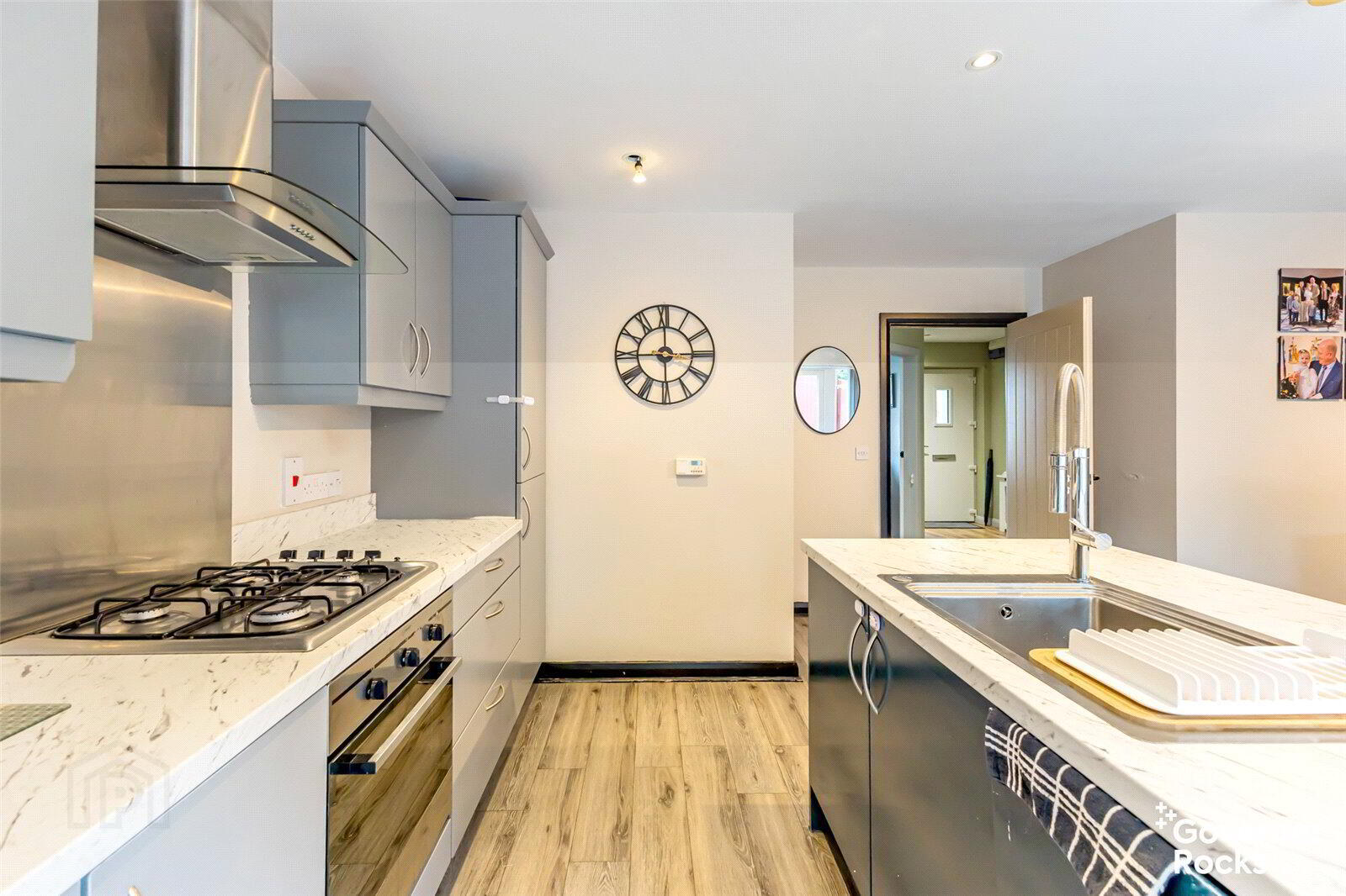 16 Shaftesbury Avenue 10 of 35