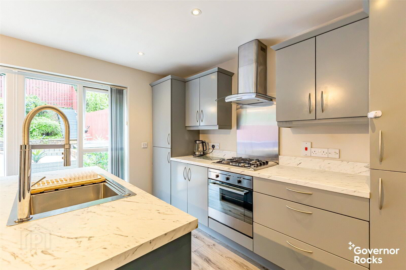 16 Shaftesbury Avenue 11 of 35
