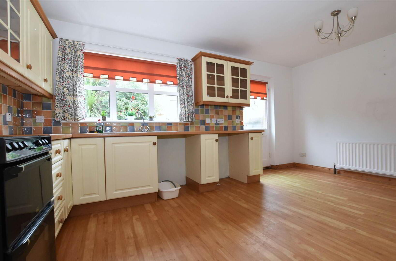 11 Whitethorn Avenue 6 of 13