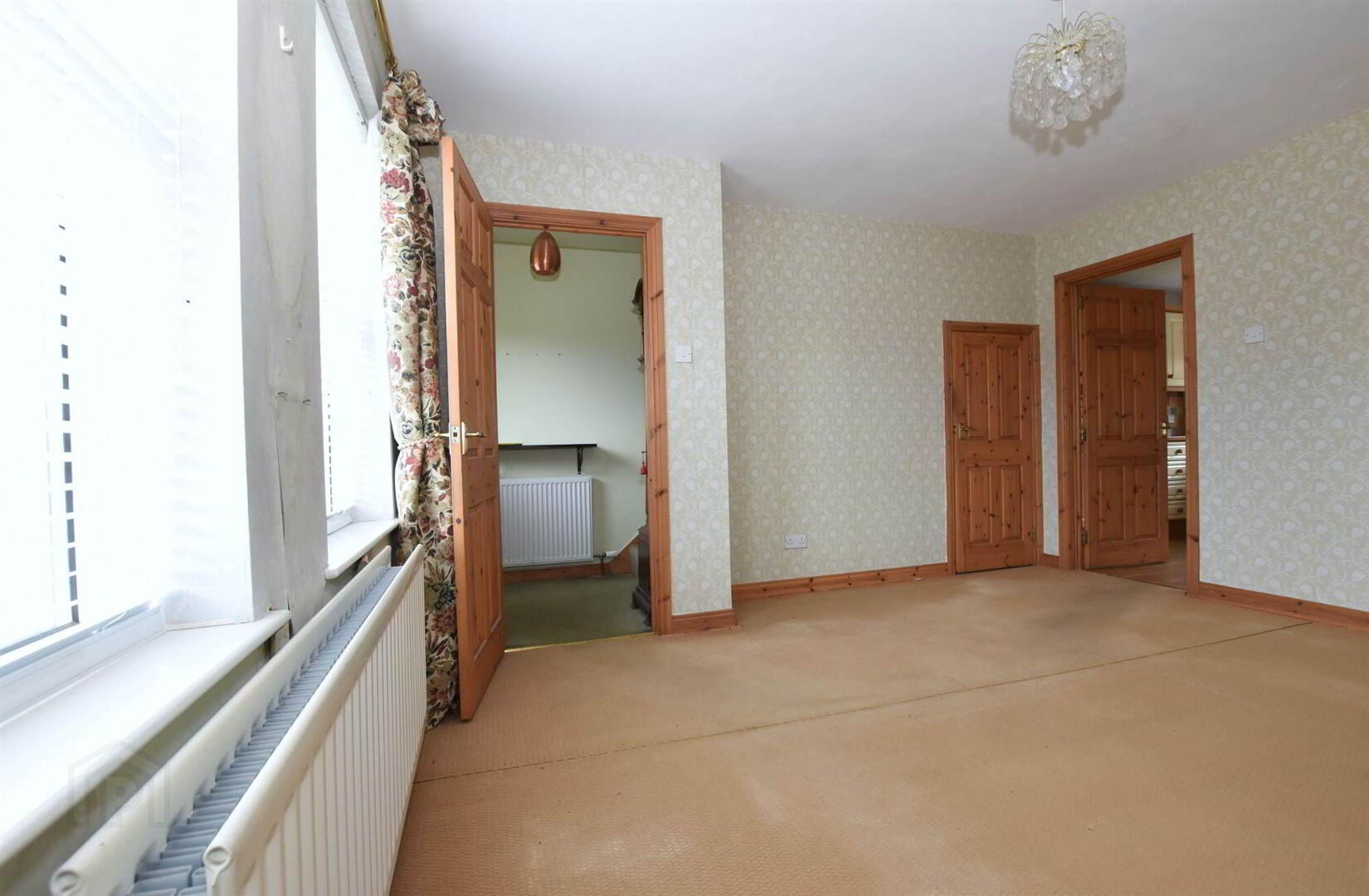 11 Whitethorn Avenue 4 of 13