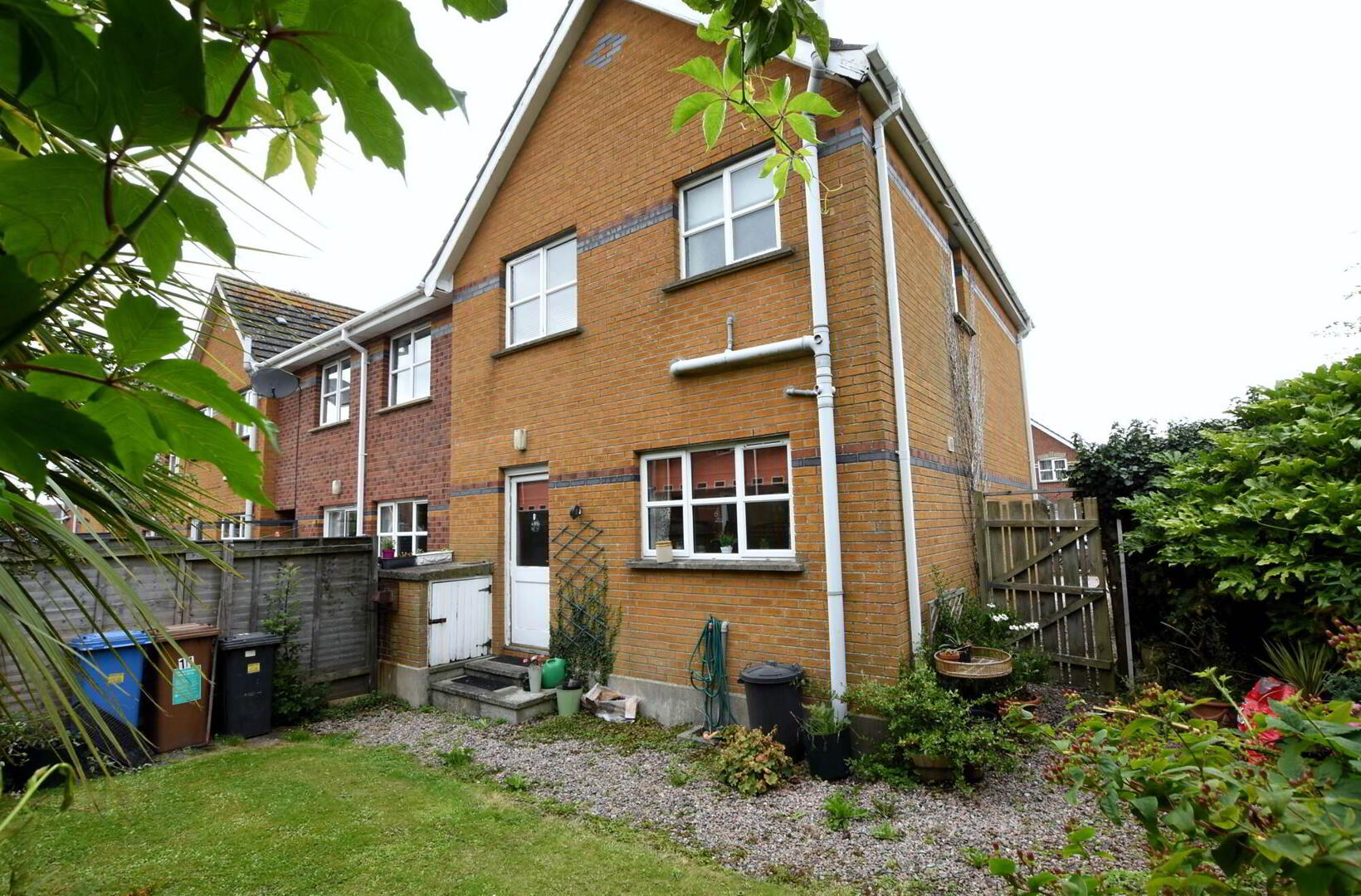 11 Whitethorn Avenue 12 of 13