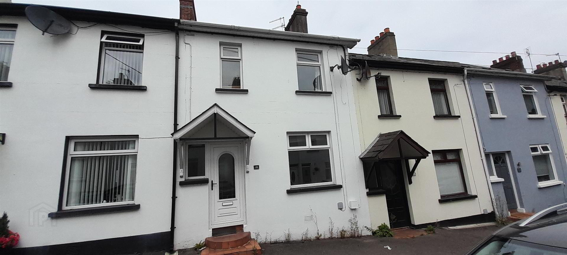18 Railwayview Street 1 of 8