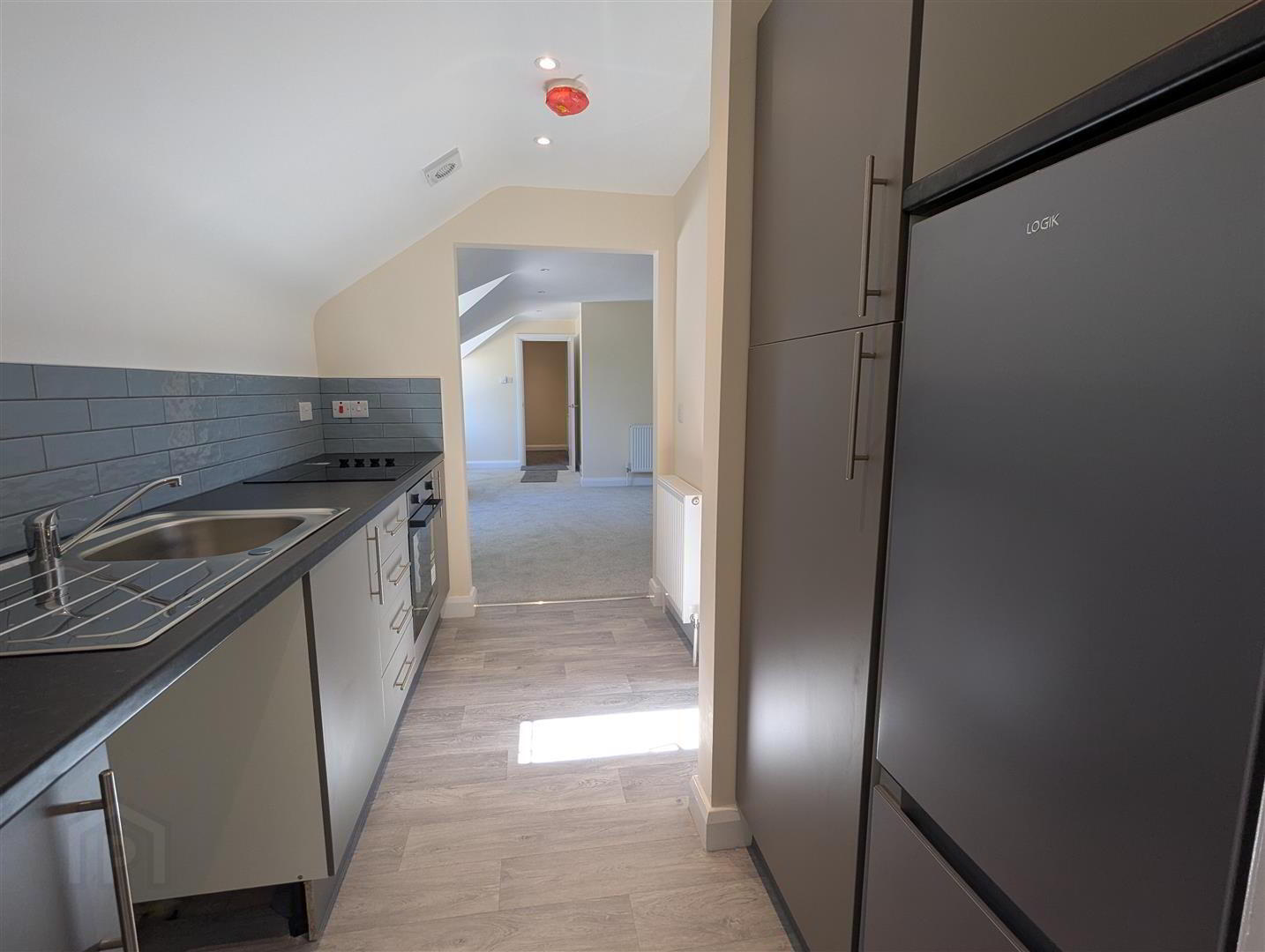 Apartment 2 85 Mill Road 5 of 7