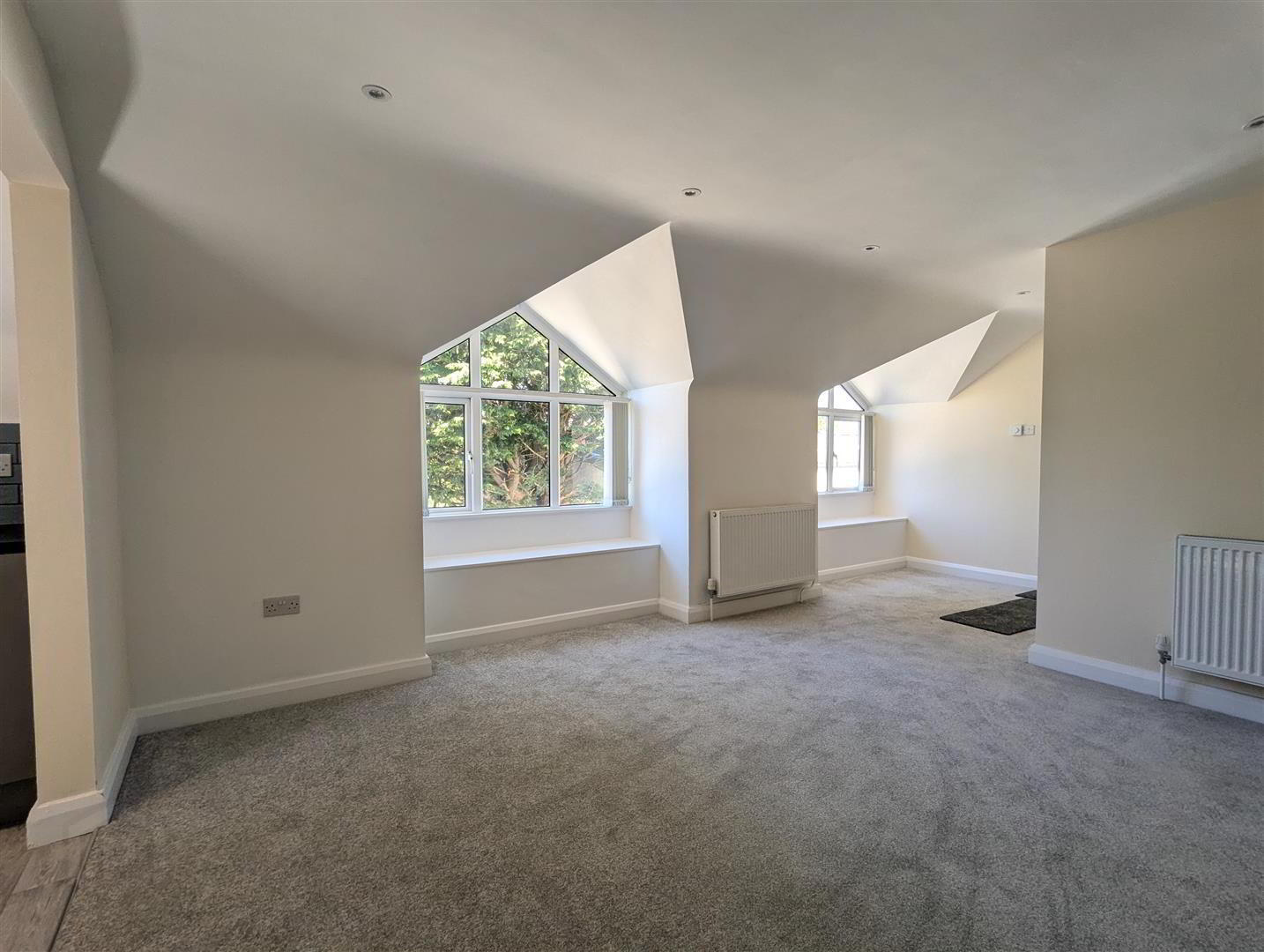 Apartment 2 85 Mill Road 2 of 7