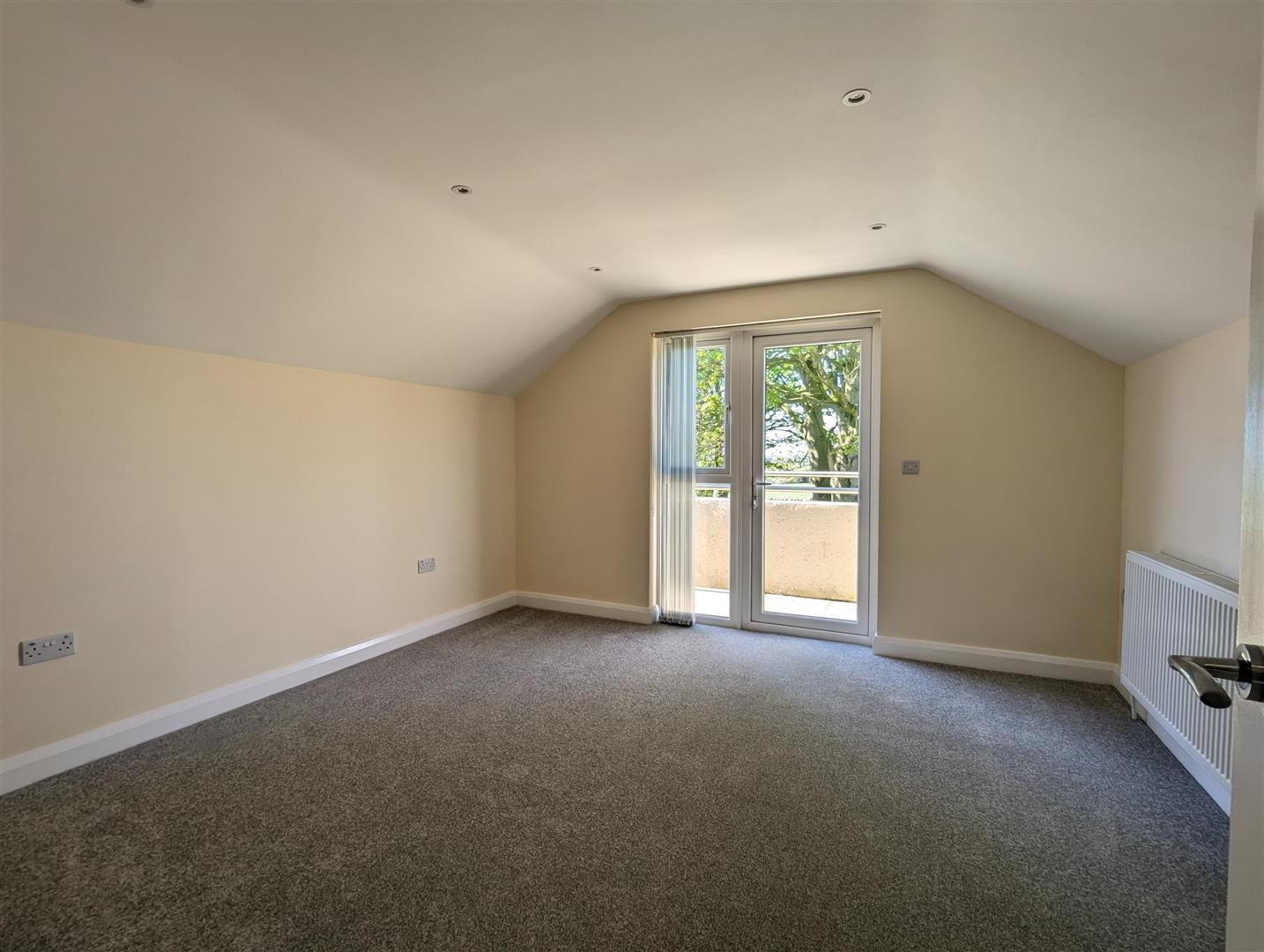 Apartment 2 85 Mill Road 6 of 7