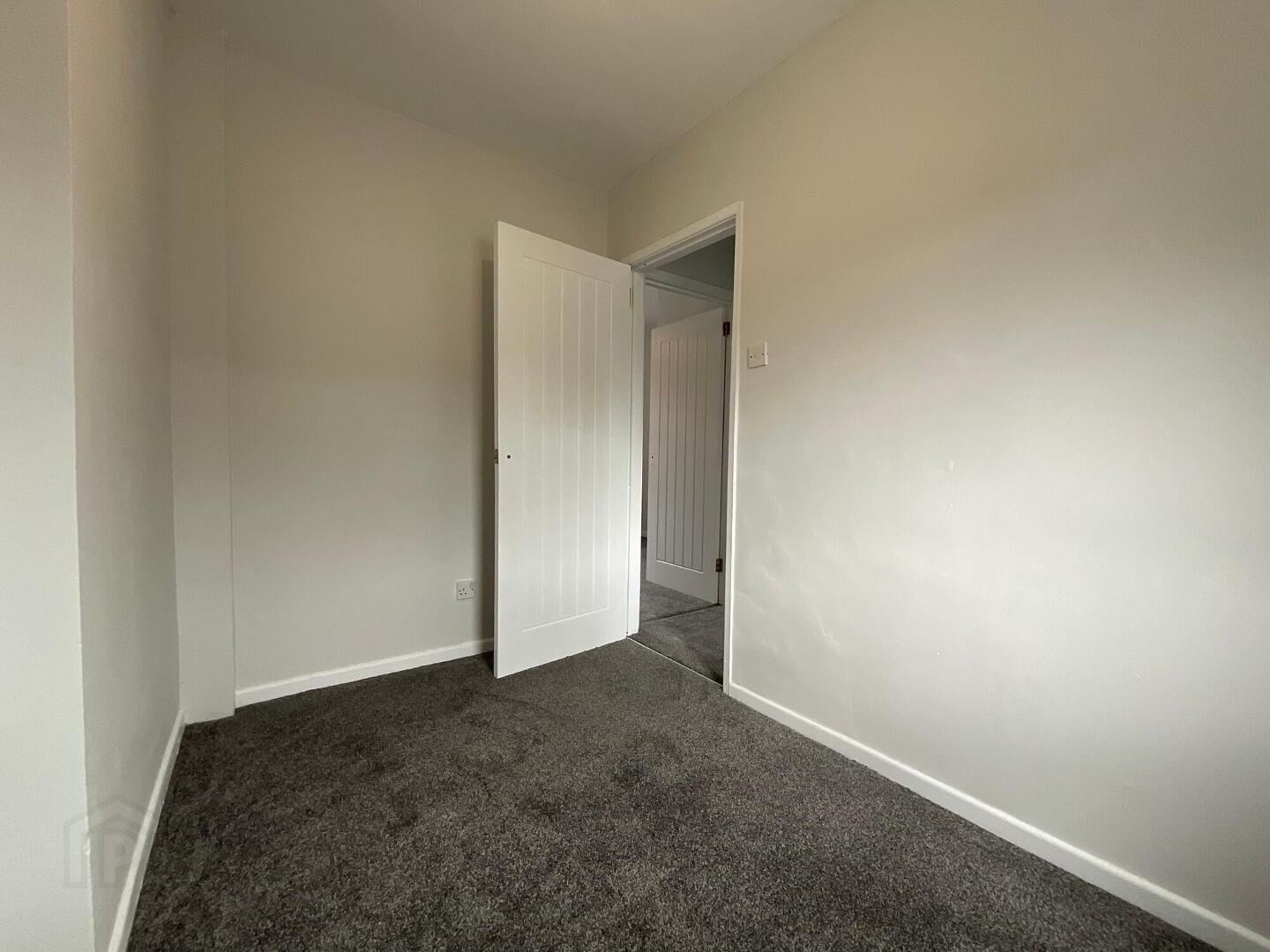 98 French Park Street 10 of 12