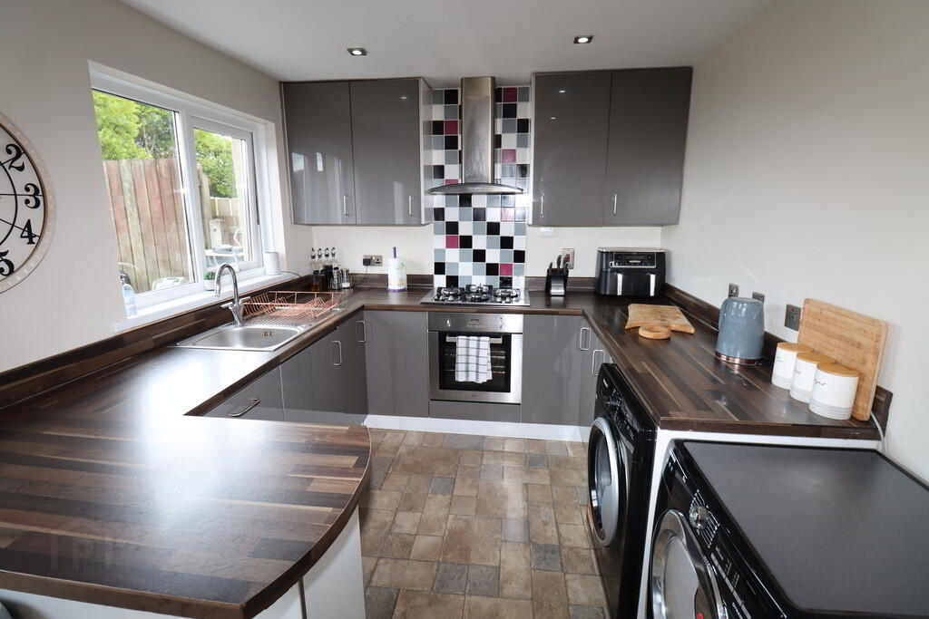 40 Mournebeg Drive 6 of 30