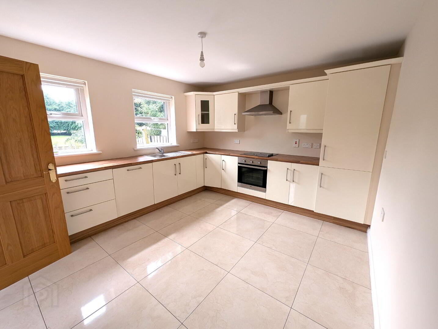 31 Greenpark Drive 5 of 12