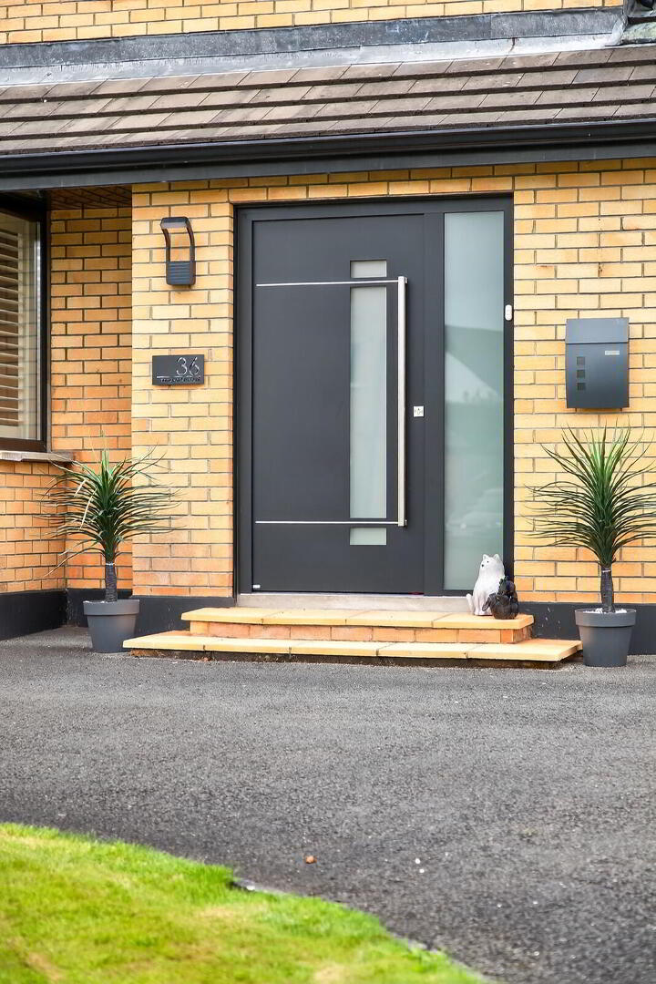 36 Somerset Crescent 2 of 42