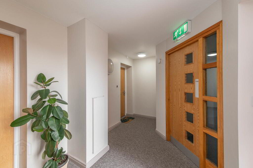 Apt 25 Clarendon Quay, 1 Pilot Street 4 of 20