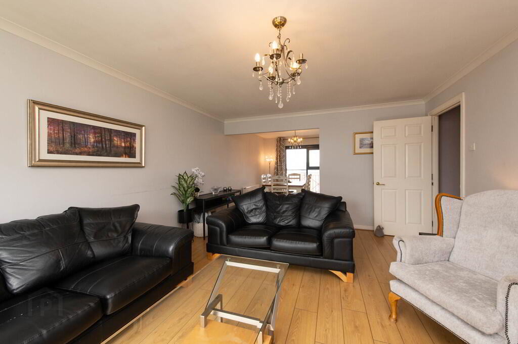 Apt 25 Clarendon Quay, 1 Pilot Street 8 of 20