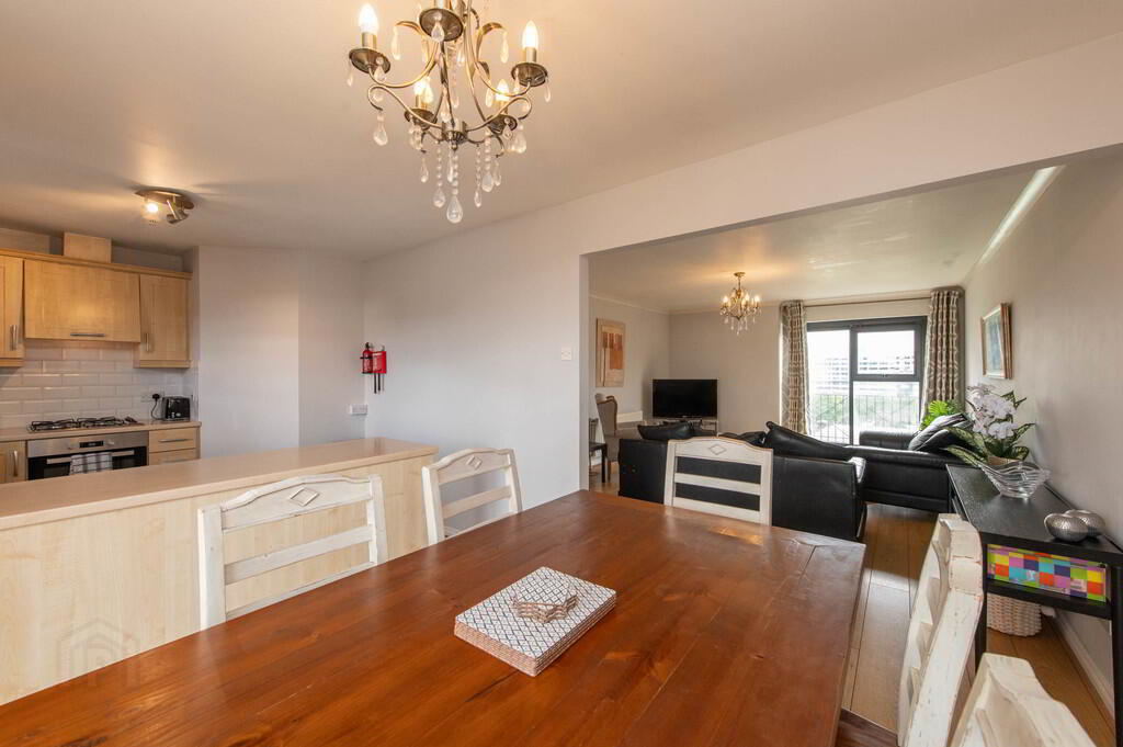 Apt 25 Clarendon Quay, 1 Pilot Street 9 of 20
