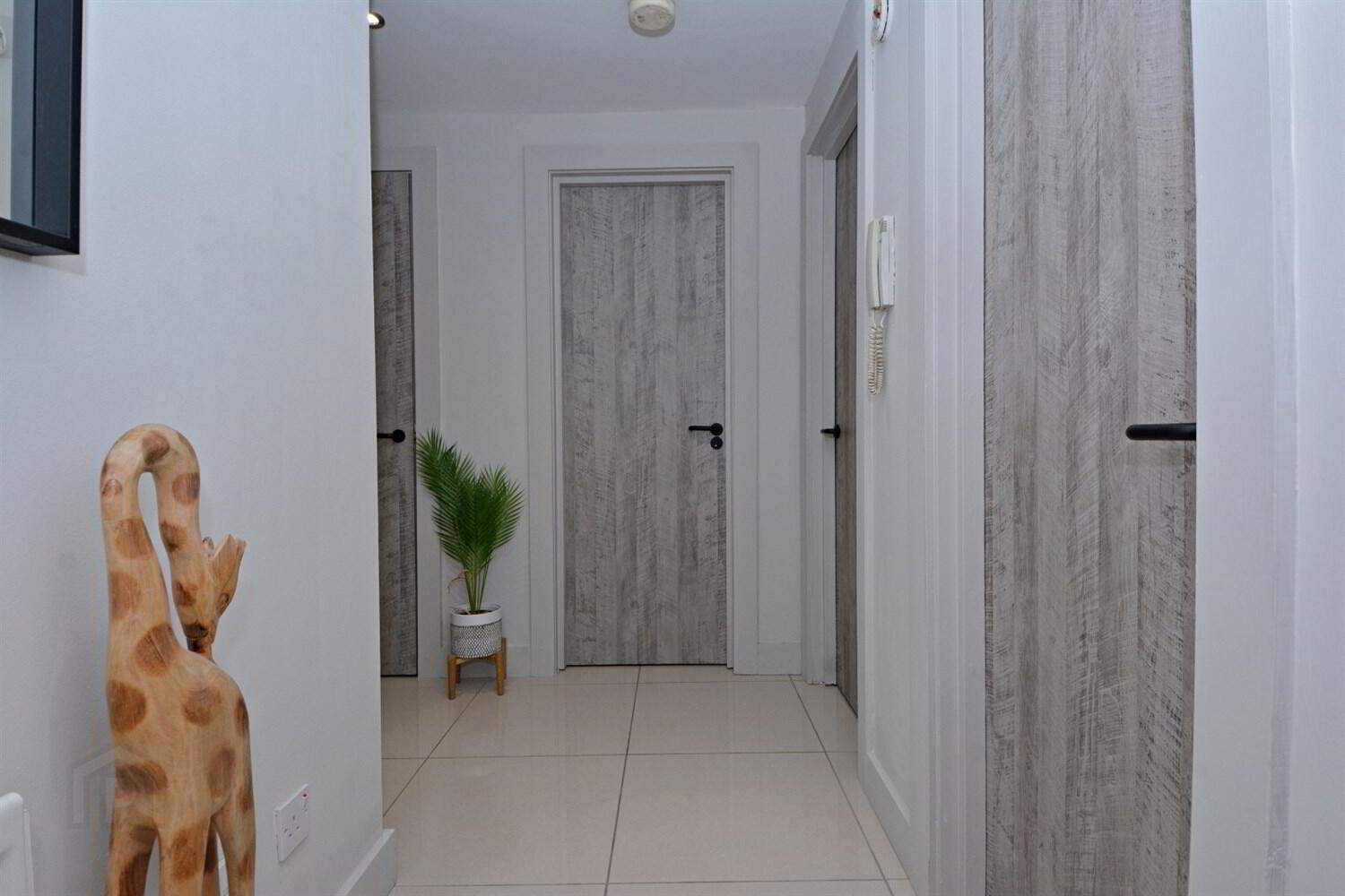 Apt 1 Lesley Plaza, 2a Osborne Park 5 of 10