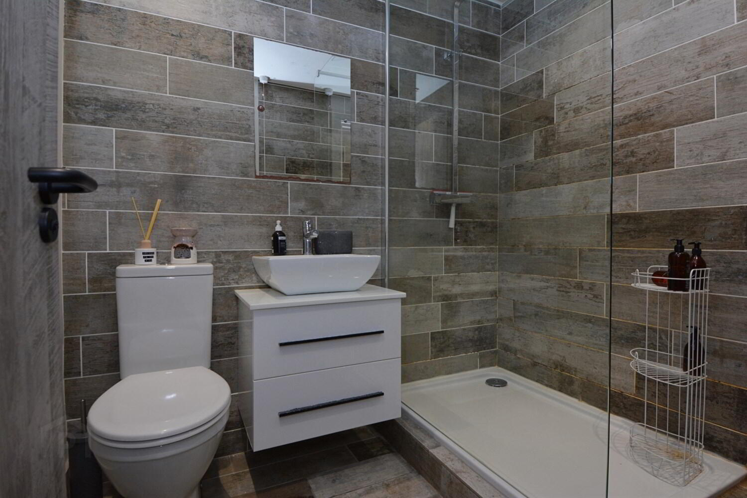 Apt 1 Lesley Plaza, 2a Osborne Park 8 of 10