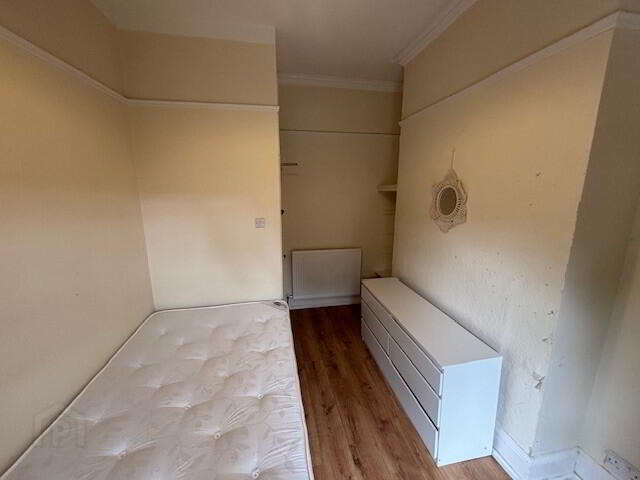 Great 6 Bedroom Apartment, 37 Cromwell Road 13 of 41