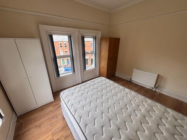 Great 6 Bedroom Apartment, 37 Cromwell Road 16 of 41