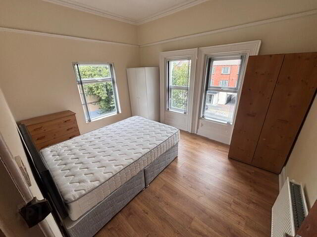 Great 6 Bedroom Apartment, 37 Cromwell Road 18 of 41
