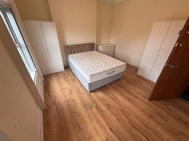 Great 6 Bedroom Apartment, 37 Cromwell Road 20 of 41