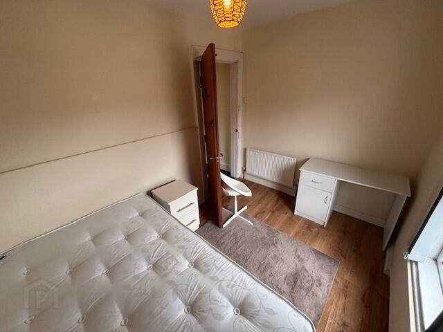 Great 6 Bedroom Apartment, 37 Cromwell Road 28 of 41
