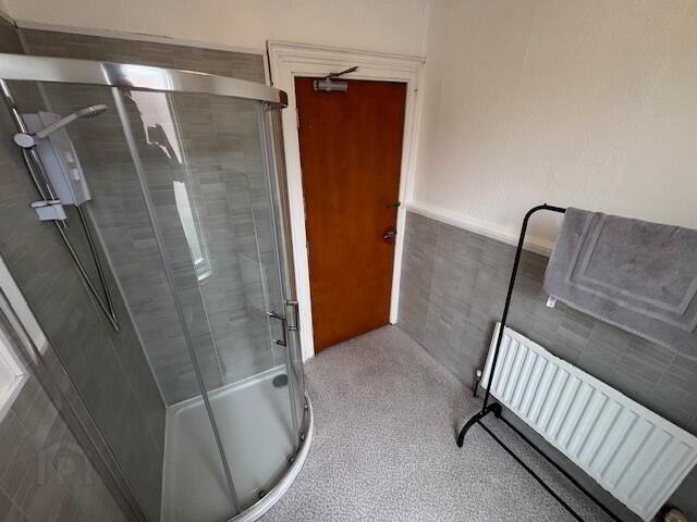 Great 6 Bedroom Apartment, 37 Cromwell Road 41 of 41